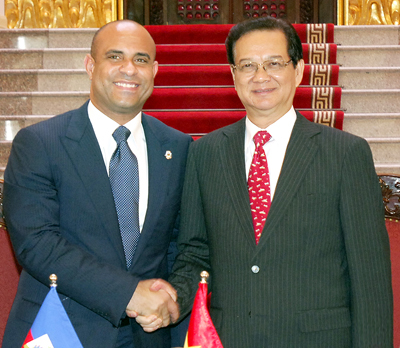 Concluye con éxito visita de primer ministro haitiano a Vietnam